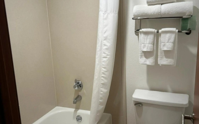Country Inn & Suites by Radisson, Delta Park North Portland