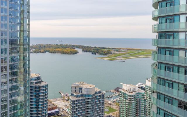 Noel Suites - York and Simcoe