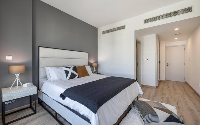 New Fully Upgraded - Central Located - Fits 6