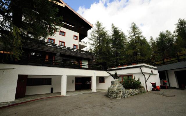 Matterhorn View Apartment in Breuil-Cervinia near Ski Area