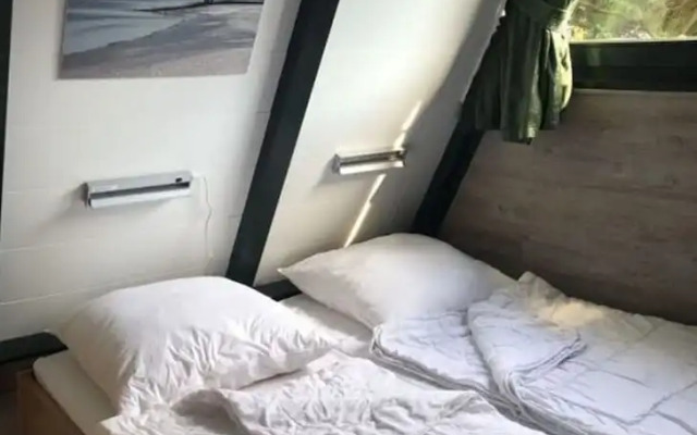 Roof-only House Modern Retreat