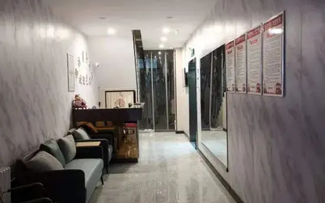 Urumqi Hongyun Business Hotel