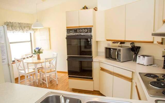 Claremont Holiday Home
