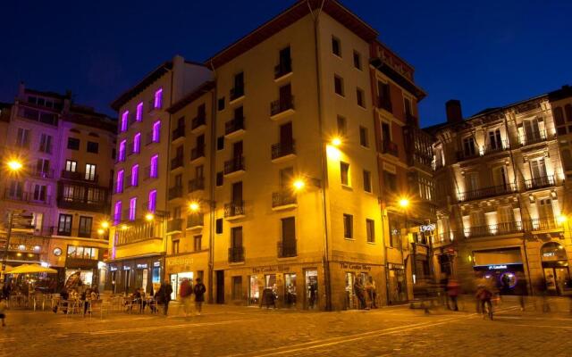 Hotel Pompaelo Plaza del Ayuntamiento & Spa