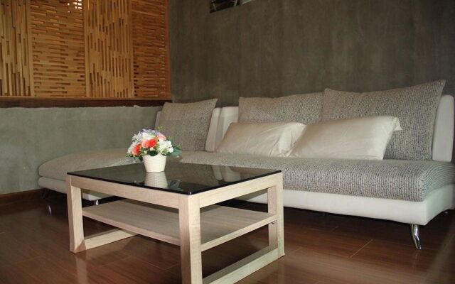Baan Alisa Bed and Breakfast