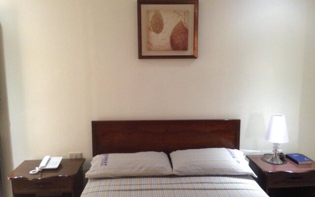 Ridgecrest Gardens Hotel