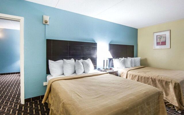 OYO Hotel Knoxville TN Cedar Bluff I-40