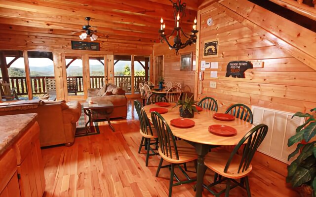 Hullabaloo - Four Bedroom Cabin