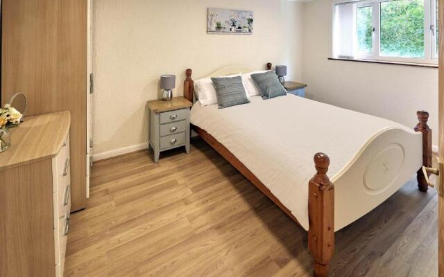 Host Stay Rock Cottage