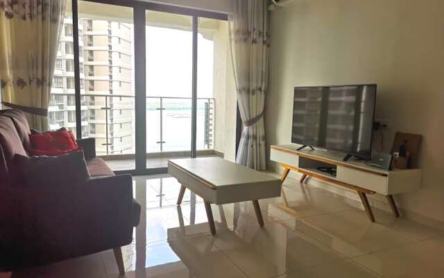 Spacious @ Country Garden Danga Bay