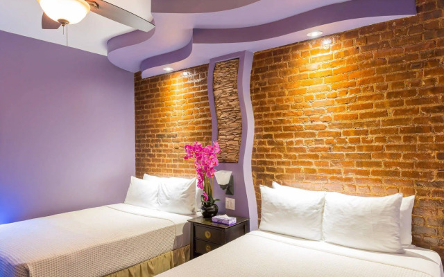 Broadway Hotel and Hostel
