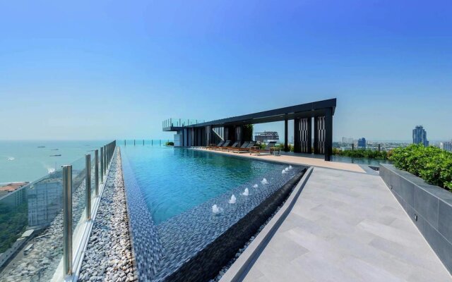 The Base Central Pattaya by Minsu