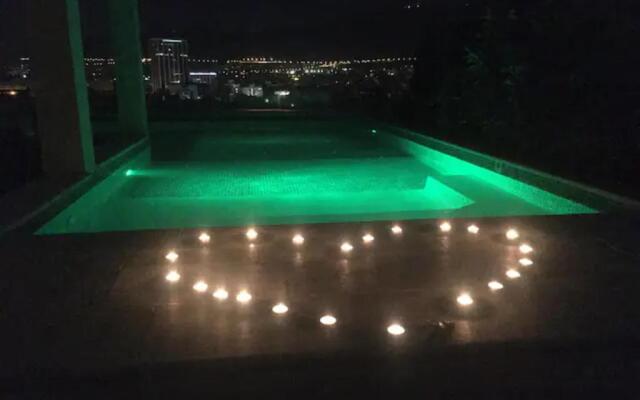 Lycabettus Hill Penthouse, Private Roof Garden & Pool