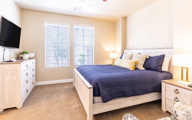 Poolside 3 Bedroom Apts by RedAwning