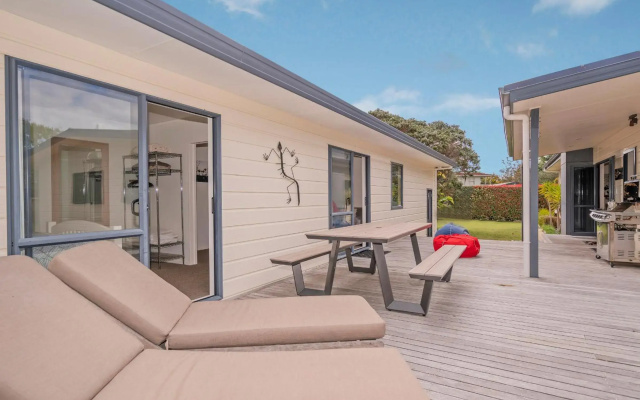 Upsides and Good Vibes - Pauanui Holiday Home