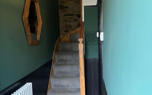 Charming 2-bed House in Llansteffan