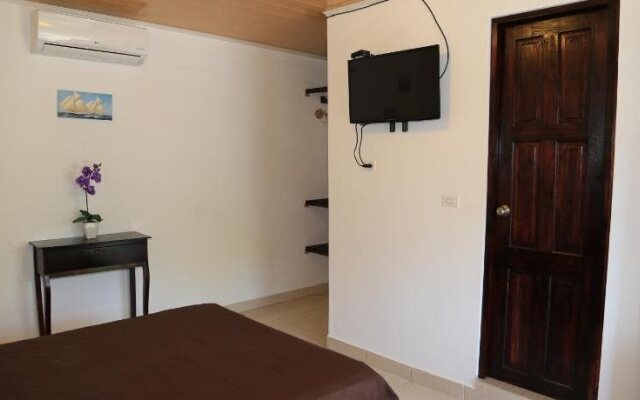 Roxy Fishing Club Y Hotel