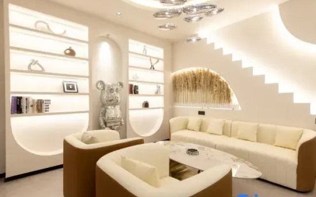 Qiduo Light Luxury Homestay (Beihai High-Speed Railway Station Ocean Window)
