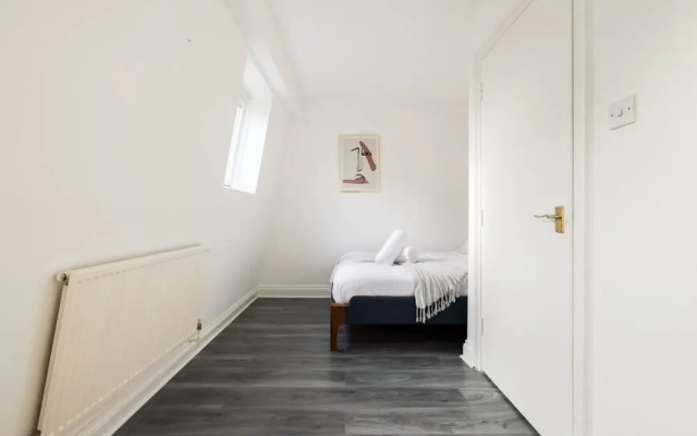 Stylish 2 Bedroom Apartment - Shepherd s Bush