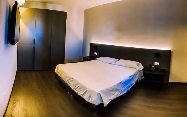 Venice Terminal Apartments & Suites