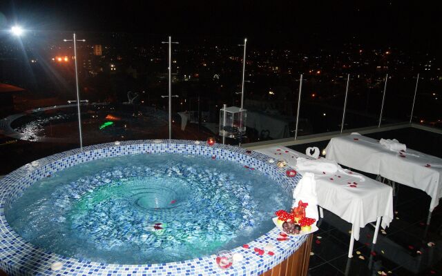 Top Deck Hotel