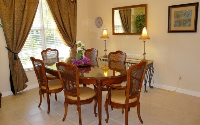 Peaceful Home With Pool and Steps to Beach/dining