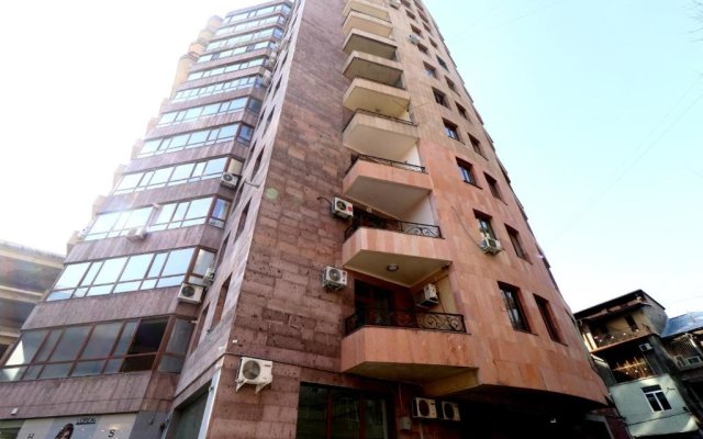 Stay Inn Apartments at Mashtots avenue 33-1