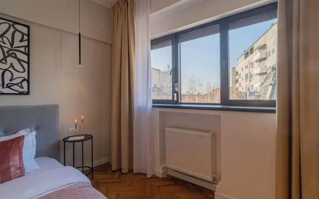 Vibrant & Spacious 3BR Condos on Amzei