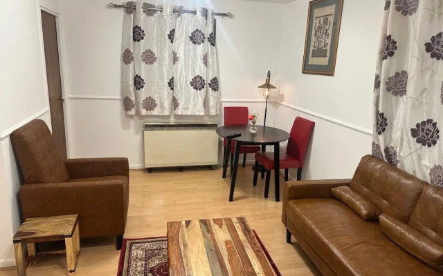 1br-sleeps2-parking-quietstay-citycentre