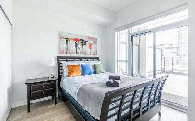 Bright and Spacious 1BR Condo w Large Balcony