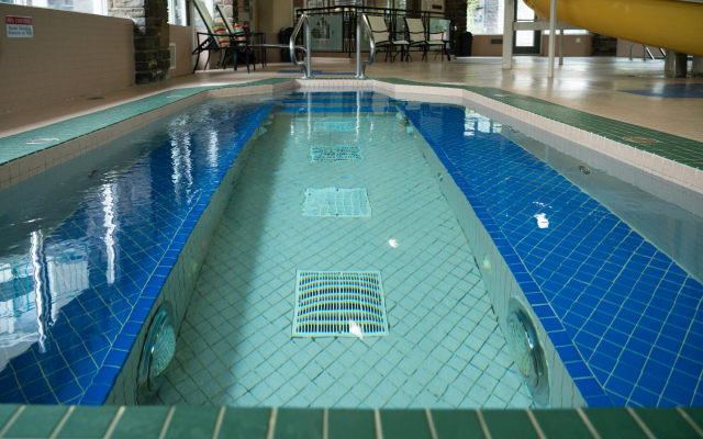 Pocaterra Inn & Waterslide
