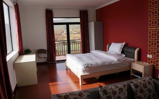 Lashi lakeside hotel