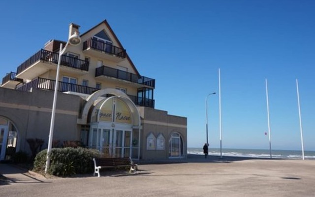 Apartment With one Bedroom in Bernières-sur-mer, With Enclosed Garden