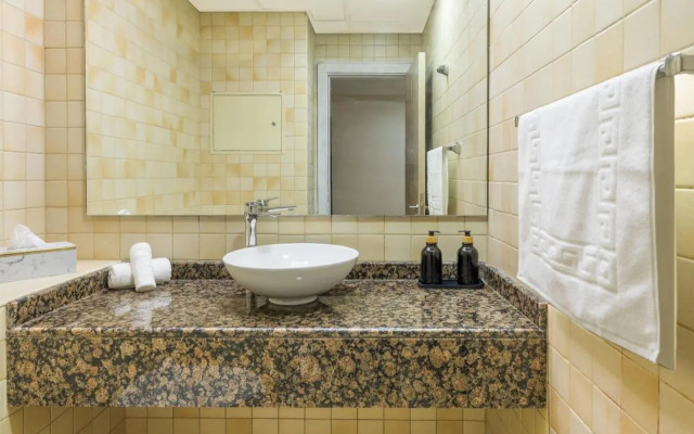 Stylish studio w/balcony close to the beach JBR