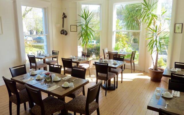 Derrin Guest House