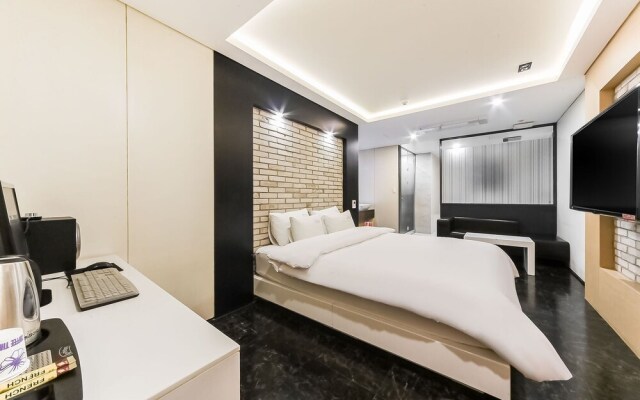 Gimhae Eobangdong Arietty Hotel A