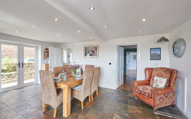 Host Stay Fairview House