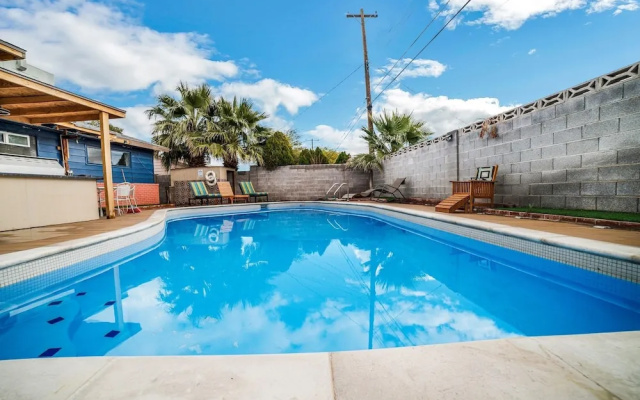 Las Vegas - 5 Mins From The Strip 4 Bedroom Home by RedAwning
