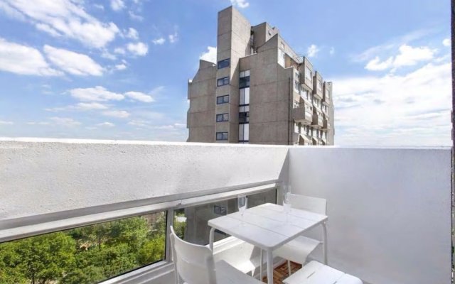 Central 2 Bedroom Apartment With Amazing Views