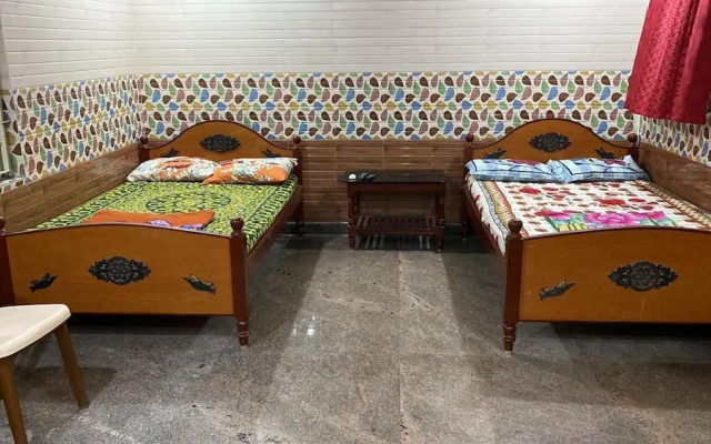 Sri Mahalakshmi Deluxe Lodge