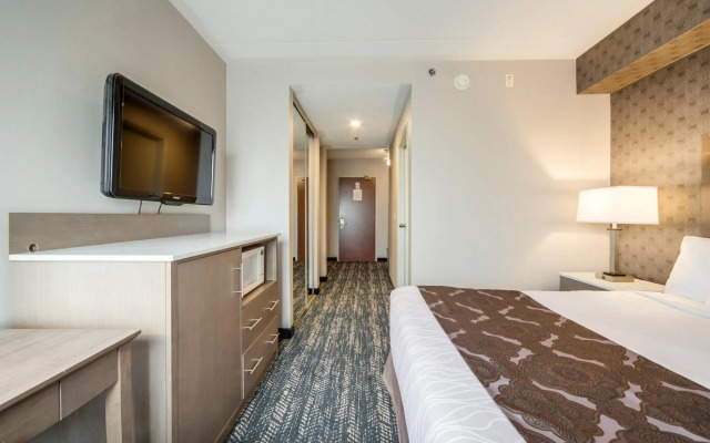 Monte Carlo Inn - Brampton Suites