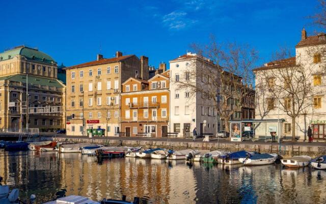 Luxury Number 1 Apartments