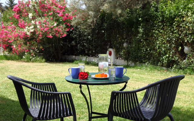 Summer House Louisa