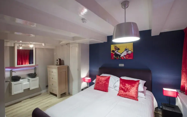 Dutch Masters Apartments