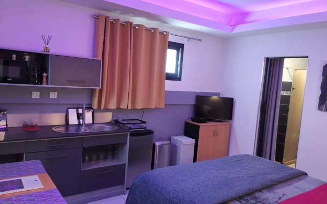 Hostal 170 Room 14 Service Appartement