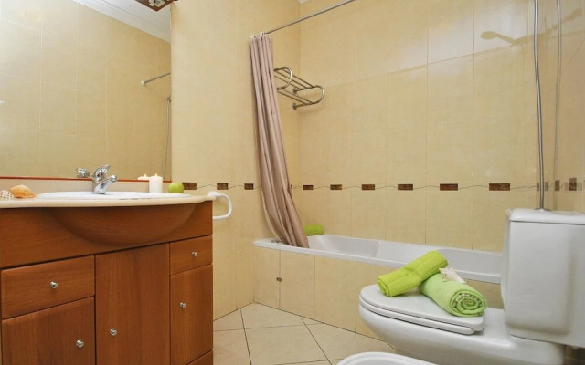 STUDIO Apartment Sleeps 2 - AVA 1188
