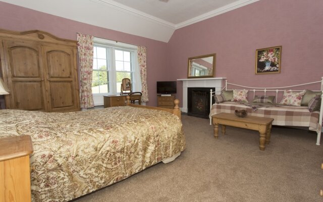 Broadmeadows Farmhouse B&B