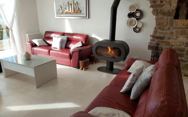 180° panoramic sea view, direct beach location, Locmaria-Plouzané