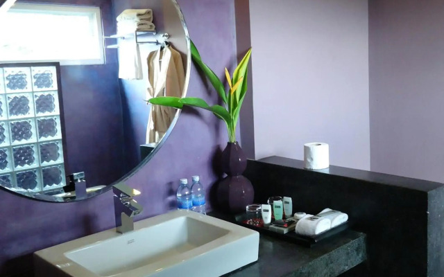 MEN's Resort & Spa 