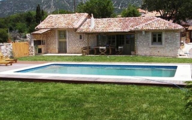 Elaion Guesthouse